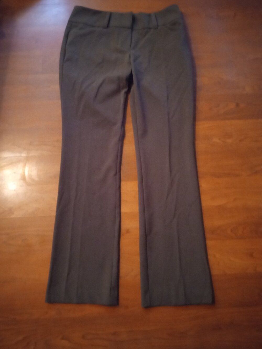NY & CO 7th Avenue Design Studio Green Boot Cut Mid Rise Pants 4P 4 Petite
